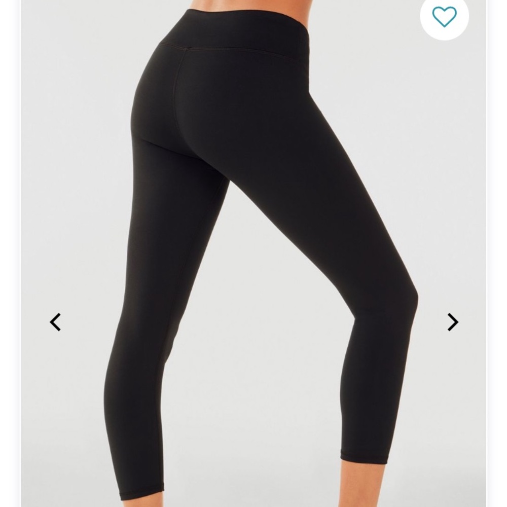 Fabletics Mid Rise Powerhold Capri - 1X